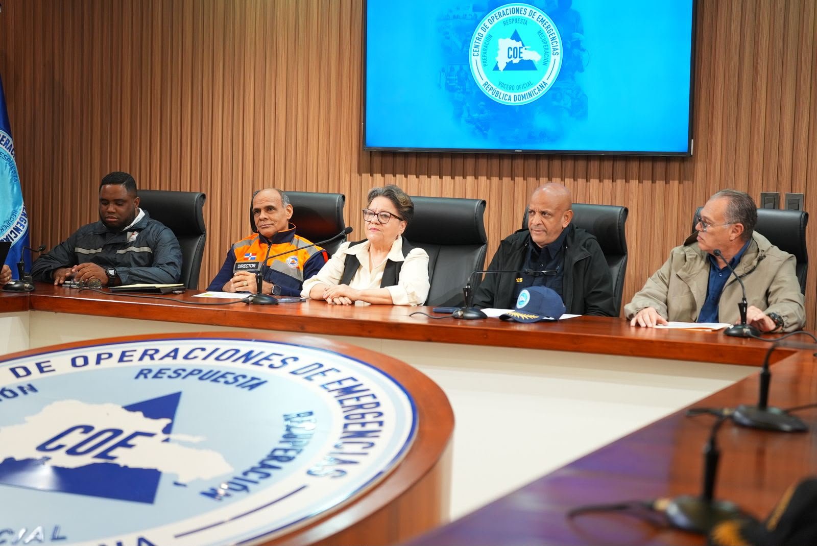COE coloca 10 demarcaciones en alerta amarilla y siete en verde por incidencia de vaguada